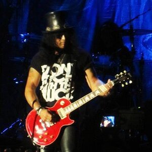 Slash's Neue