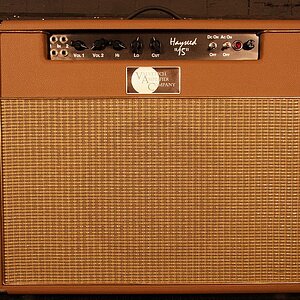 Valvetech Hayseed 15, PTP AC15 Clone mein Neuer mit Celestion Blue Bulldog, weitere Bilder folgen. 

Rob Pierce baut diese Amps als Ein-Mann-Unternehmen in akribischer Handarbeit, gemäss Gitarre und Bass haben diese Amps das Potenzial von Vintage Vöxen, ohne deren Störanfälligkeit. 

Reverb- und Mastervolumeregler befinden sich auf der Rückseite des Amps. Im Gegensatz zu Vox Produkten lassen sich sowohl 8, als auch 16Ohm Speaker anschliessen und das Reverb ist nicht nur brauchbar, sondern gut. Vibrato und die Möglichkeit den Hall via Fußschalter zu betätigen sind Fehlanzeige. EN421