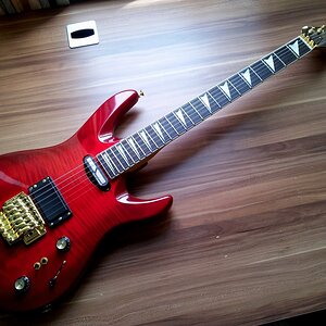 Seltene HS Superstrat aus den frühen 90ern. Baugleich mit der Samick KJ-640.