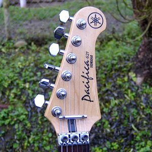 Yamaha Pacifica 621 Headstock