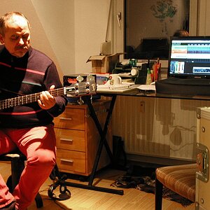 Gitarrenraum, Recording Bass (hier "Birthday", Beatles), 2013