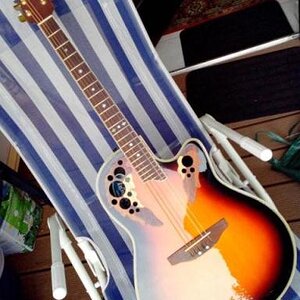 Ovation-celebrity-deluxe