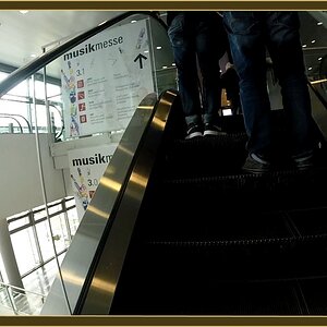 00249 0531 Musikmesse2015 Rolltreppe