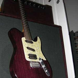 Framus Renegade Pro (1)