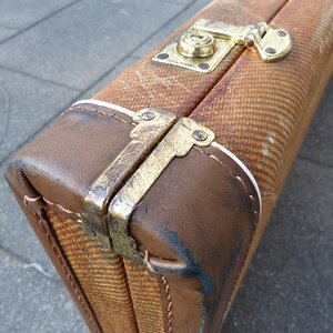 relic tweed case