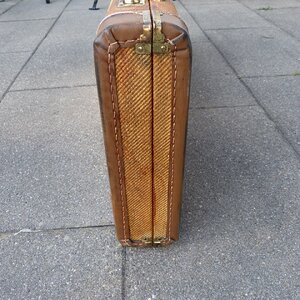 relic tweed case