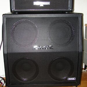 mein neuester Schatz: 
Behringer V-Ampire LX1200H
Crate GT412SL mit 4x 12" Celestion-Speakern und 320 Watt