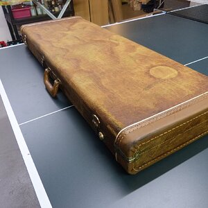 relic tweed case
