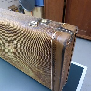 relic tweed case