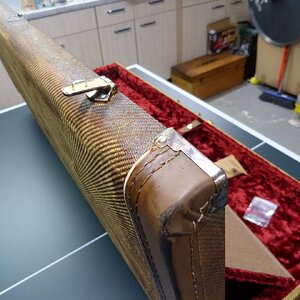 relic tweed case