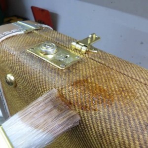 Fender custom shop G&G tweed case aging part 1 (color & rust) - YouTube