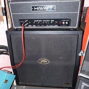 Sunn Sonaro - Mitspieler Hiwatt 100 und Peavey 4X12er