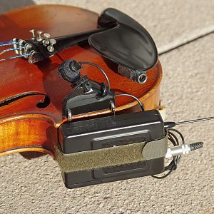 IMG StageLine TXS-631SET an der Geige
