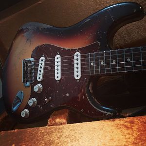 Fender CS Heavy Relic 60s
