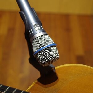 Shure Beta87C auf DIY-Halter