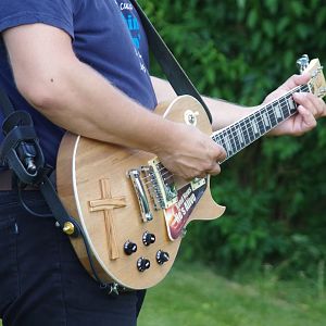 Paulus - die Worship-Gitarre mit dem gewissen Etwas