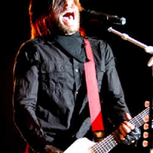 30 seconds to mars guitar photo by jenn dohner