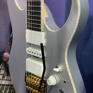 10IBANEZ_5000_1