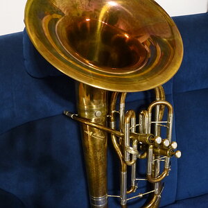 Bellfront Bariton