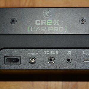 11 CR2-X Bar PRO Anschlüsse auf der Rückseite.jpg