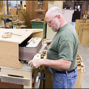 24_Neck-sanding.jpg