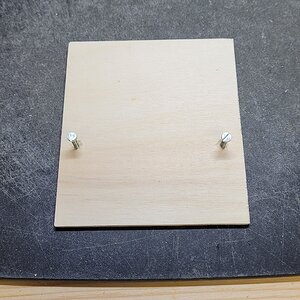 Die fertige Holzplatte, noch ohne Klettband