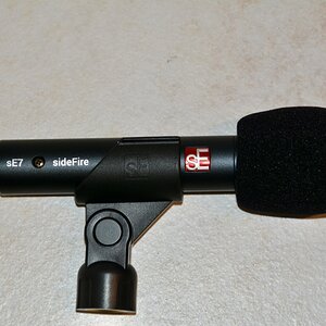 14 sE7 mit Windschutz in Klammer.JPG