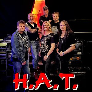 HAT_Bandfoto_LogoUnten.jpeg