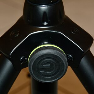 05 Aufhänung Standfüße.JPG