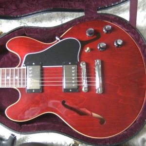 Gibson es 339