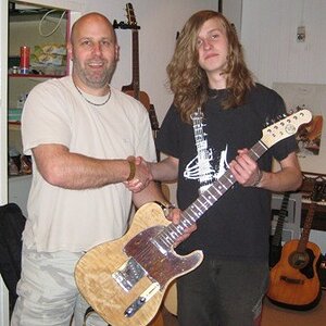 Ich bei der Übergabe meiner Custom built Zulu Telecaster