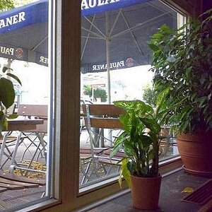 Cafe Variable - Blick aus Raucherraum - unabsichtliches Foto