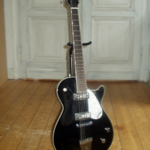 Gretsch Electromatic "Pro Jet"

Erstaunliche Gitarre für´s Geld - kann ich jedem empfehlen der sich für so etwas interessiert.