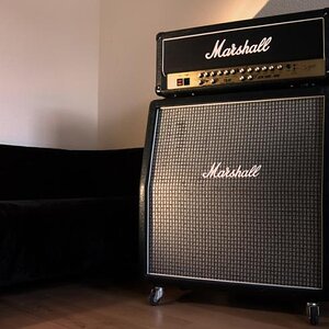 * Marshall JCM2000 TSL 60
+ Marshall 1960AX JCM Cabinet 4x12"