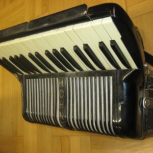 Hohner 96 Bässe 001