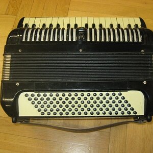 Hohner 96 Bässe 003