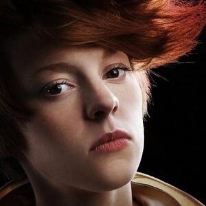 La Roux, tolle Sängerin......<Bulletproof>, des is der ihr bestes Lied find ich! :yeah: