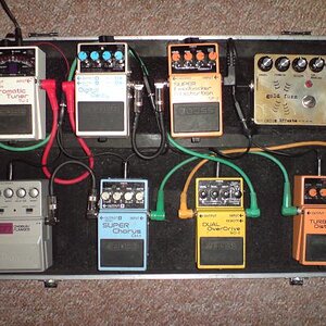 Effektboard 7
Orion Goldfuzz > DF2 > DD7 > TU2 > SD2 > DS2 > CH1 > CF7