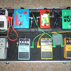 Effektboard8
Heulsuse -> Musikding Lineal -> DIY Proco Rat -> TU2 -> SD2 -> DS2 -> CH1 -> CF7