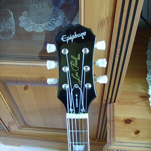 Neuer Headstock