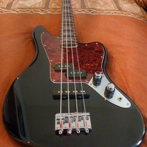 Squier by Fender VM Jaguar Bass