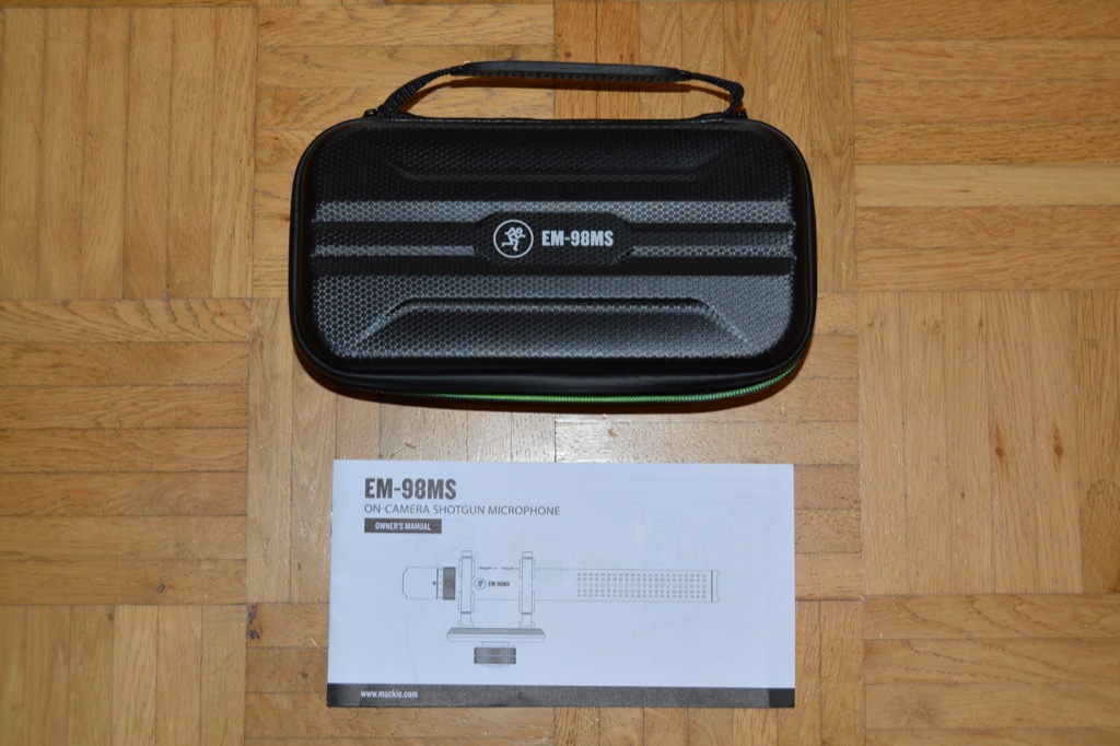 02 Case und Handbuch.jpg