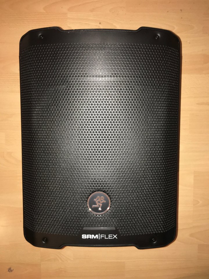 03 Subwoofer Vorderseite