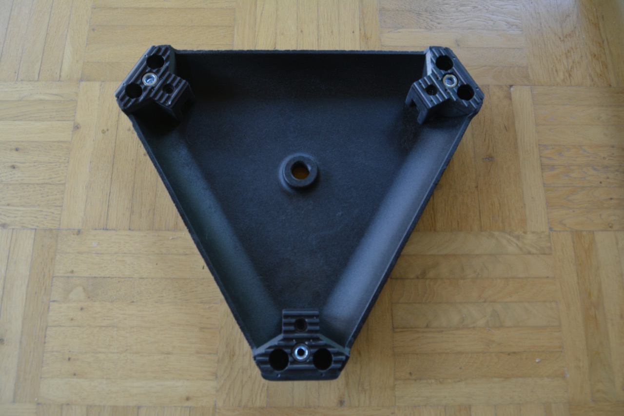 04 Fuß Unterseite.JPG