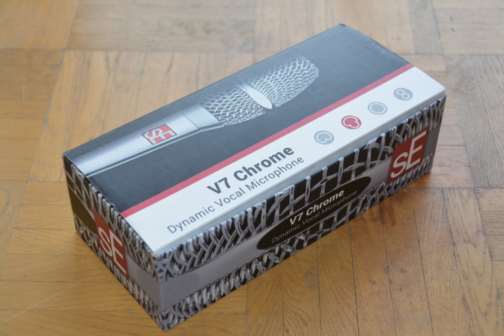 12 V7 Chrome Verpackung.jpg