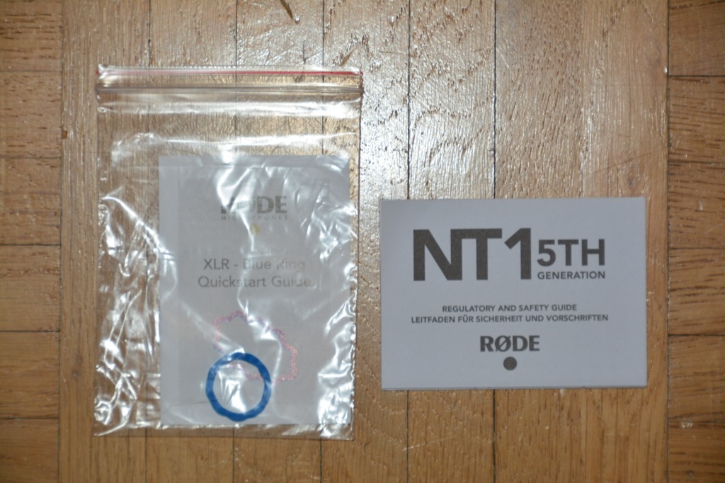 13 XLR Blue Ring und Beipackzettel.jpg