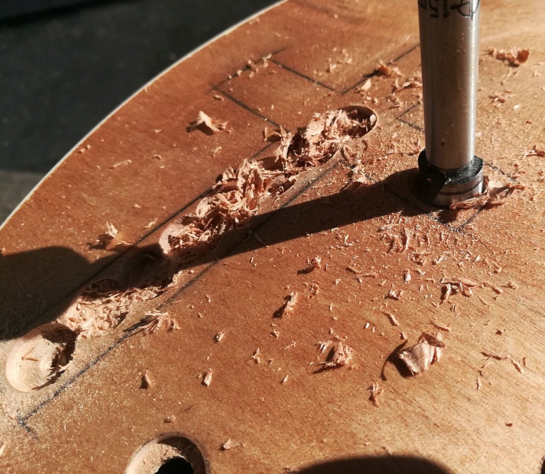 15mm-Forstnerbohrer beim Querbalken