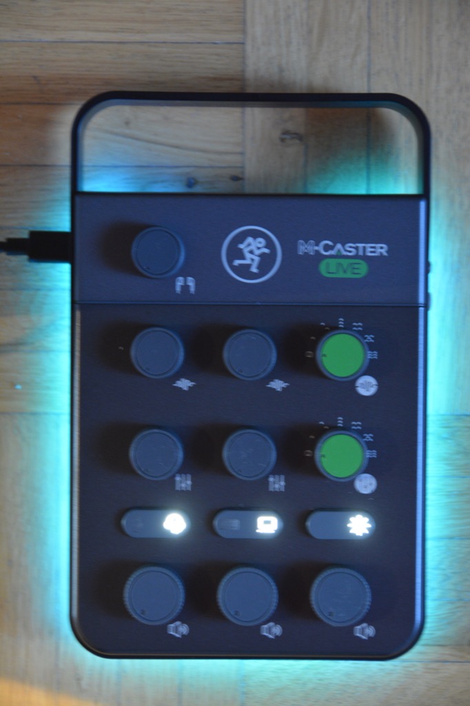 17 Cyanblaue Beleuchtung.jpg