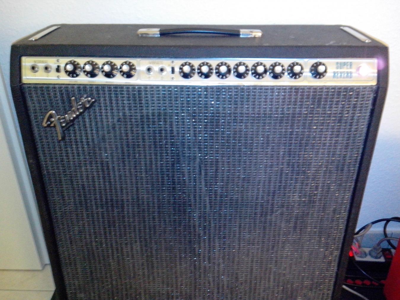 2013 02 07 18.32.00

Fender Silverface Super reverb Mastervolume

deutlich unterschätztes Modell
Vielleicht der beste Fenderamp für eine Strat?
