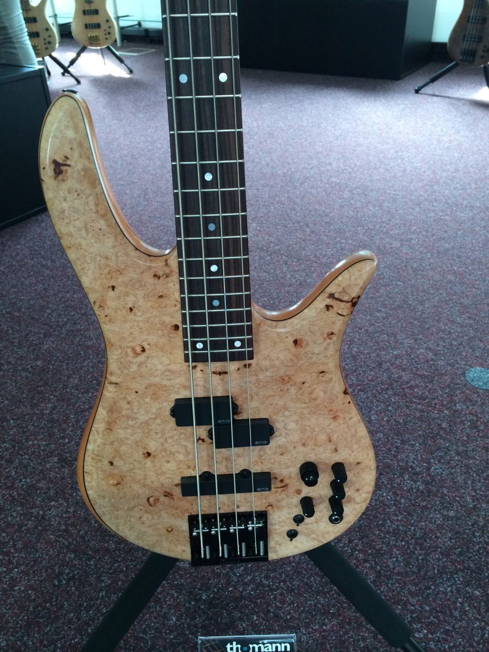 Bass 02